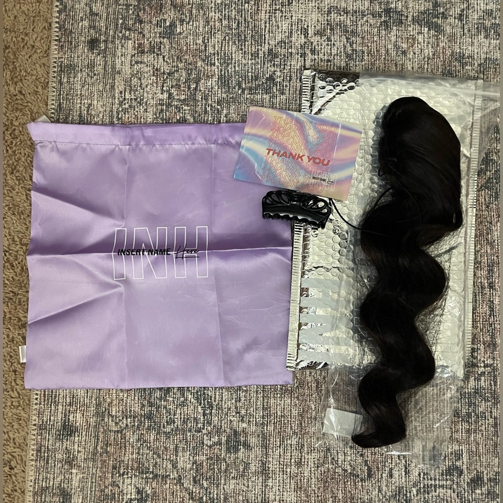 22” Mid-Length Ponytail with Spiral Curls